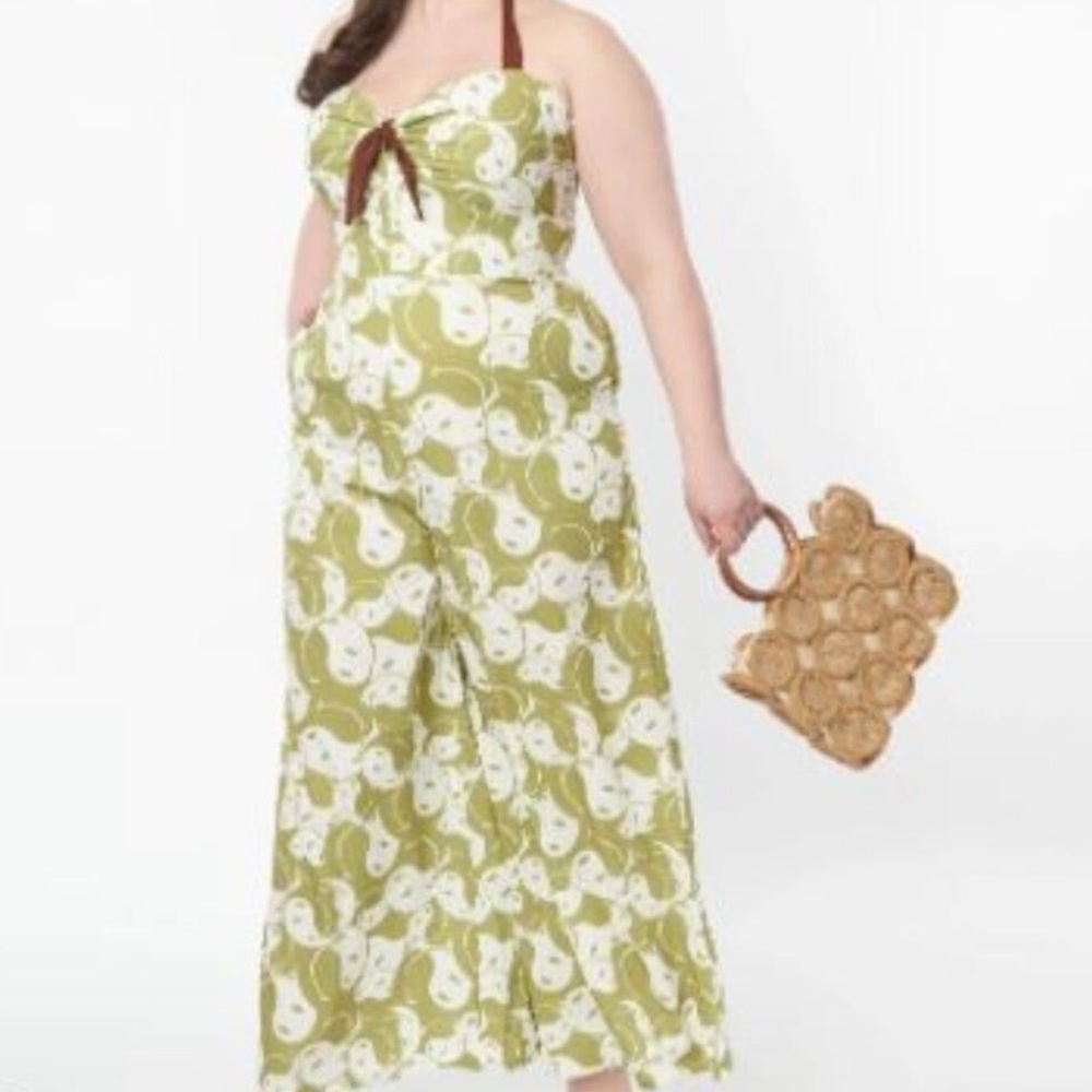 Smiley X unique vintage green jumpsuit halter size medium